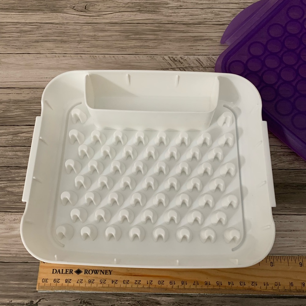 Wilton Tip Storage Container - Picture 4 of 5